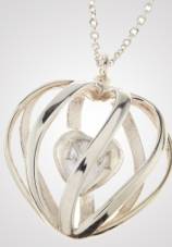 http://luxurylaunches.com/wp-content/uploads/2013/11/3d-printed-silver-heart-pendant-necklace-2.jpg