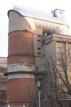 File:Vertical wind tunnel at TsAGI.jpg